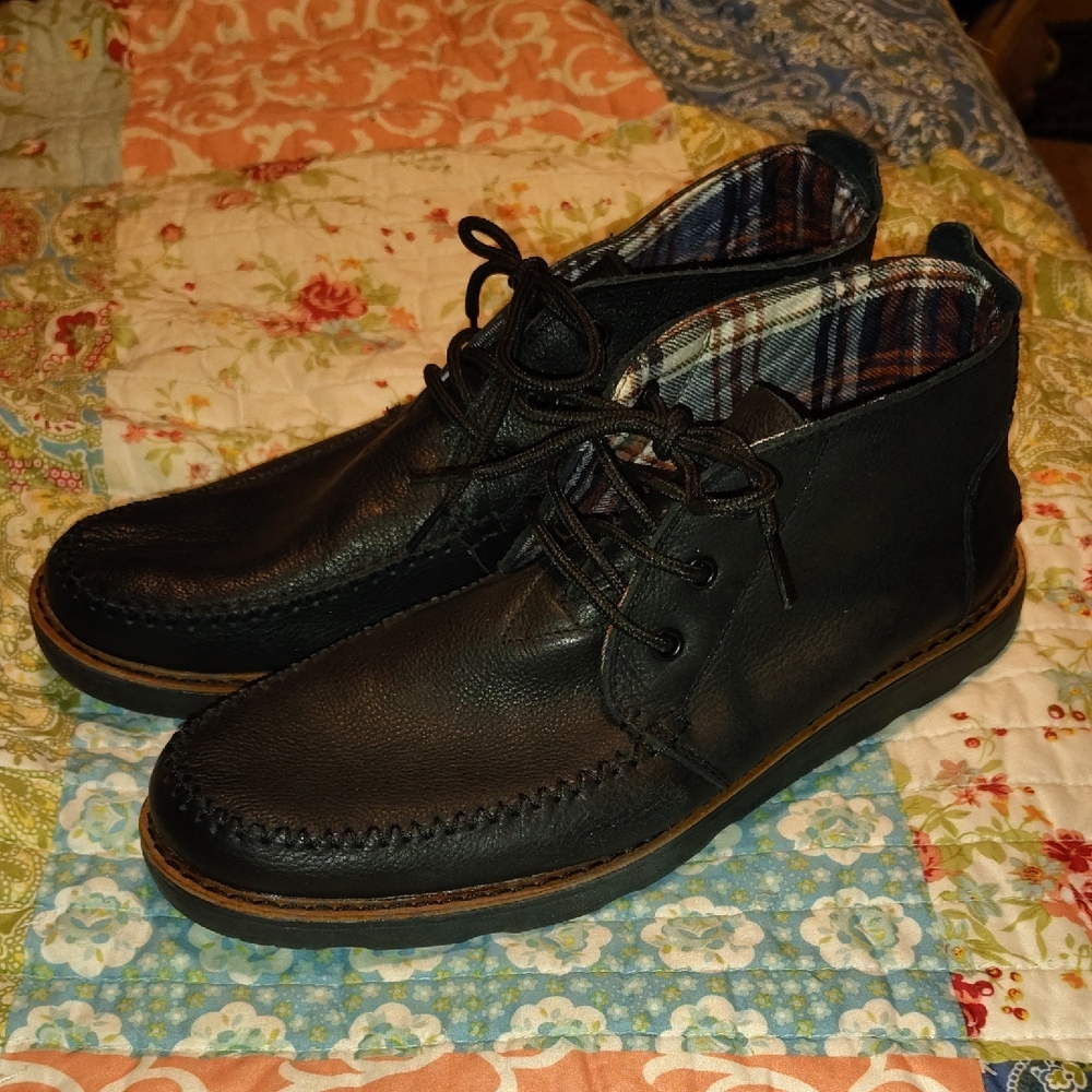 Toms Black Chukka Boots with Moccasin Toe